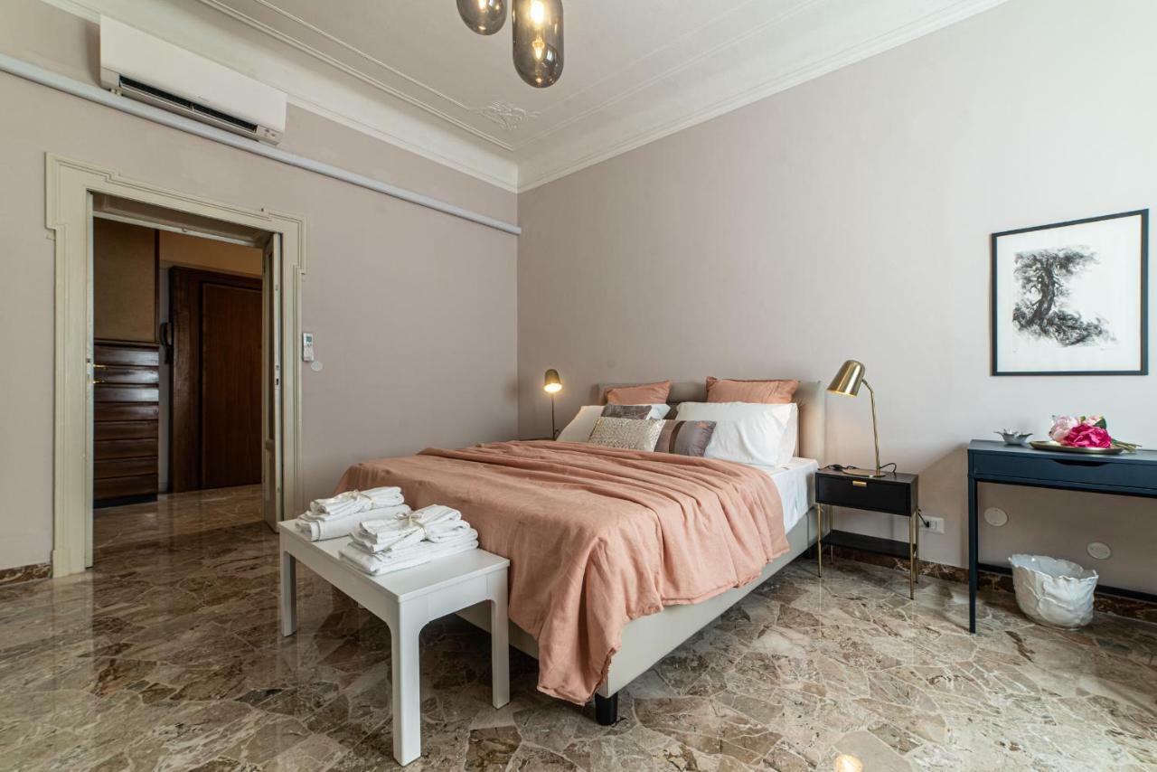 Joivy Sophisticated 3-Bed Flat With Desk Apartment Milan Exterior photo