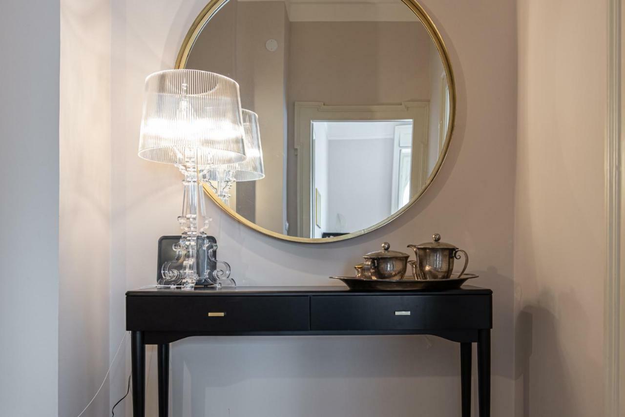Joivy Sophisticated 3-Bed Flat With Desk Apartment Milan Exterior photo