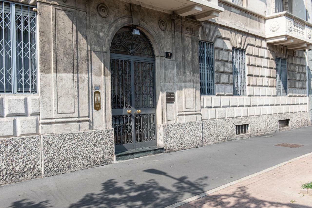 Joivy Sophisticated 3-Bed Flat With Desk Apartment Milan Exterior photo