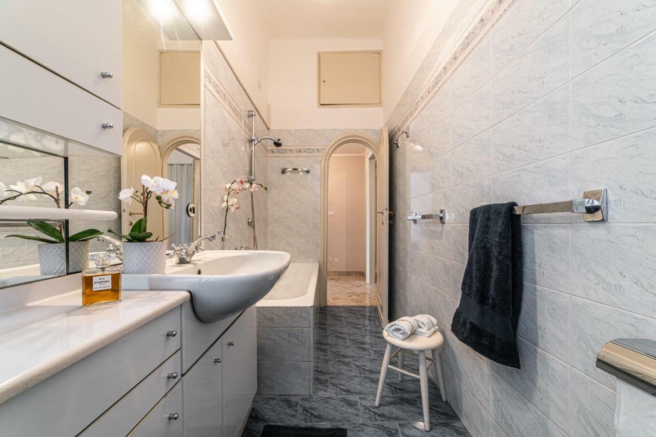 Joivy Sophisticated 3-Bed Flat With Desk Apartment Milan Exterior photo