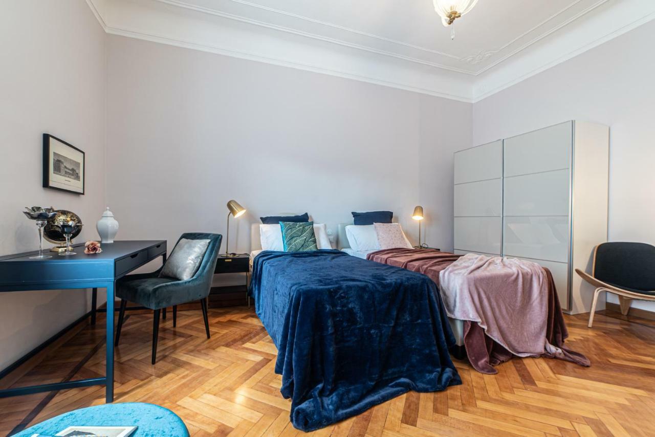 Joivy Sophisticated 3-Bed Flat With Desk Apartment Milan Exterior photo