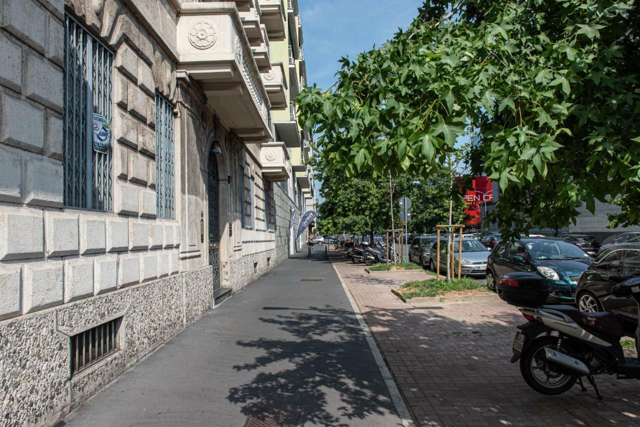 Joivy Sophisticated 3-Bed Flat With Desk Apartment Milan Exterior photo
