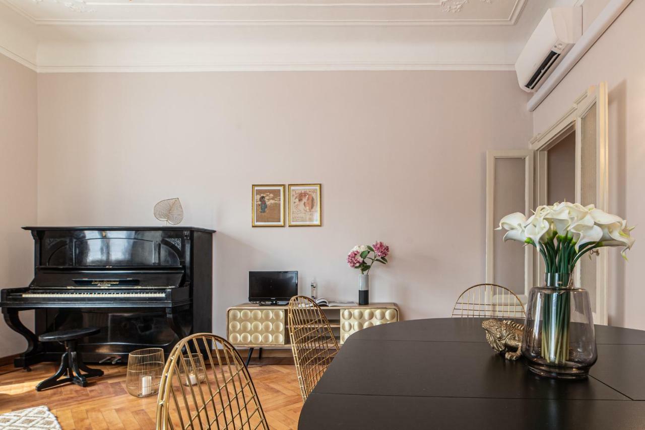 Joivy Sophisticated 3-Bed Flat With Desk Apartment Milan Exterior photo